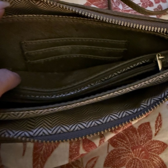 Chic Olive Crossbody Bag - Picture 8 of 9